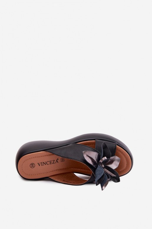 Zapatillas de cuero con una plataforma Con decoraciones Una flor Vinceza 41511 de color negro