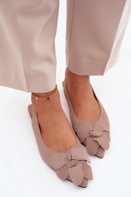 Sandalias de cuero con plataforma, tacón ancho y flor Vinceza 66951, color arena