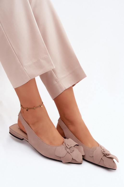 sandalias Piel de gamuza con tacones anchos Con decoraciones Una flor Vinceza 66951 beige