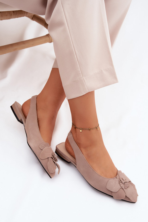 sandalias Piel de gamuza con tacones anchos Con decoraciones Una flor Vinceza 66951 beige