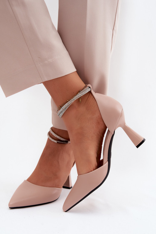 Zapatos beige con tacón pequeño y tiras brillantes Vinceza 62283