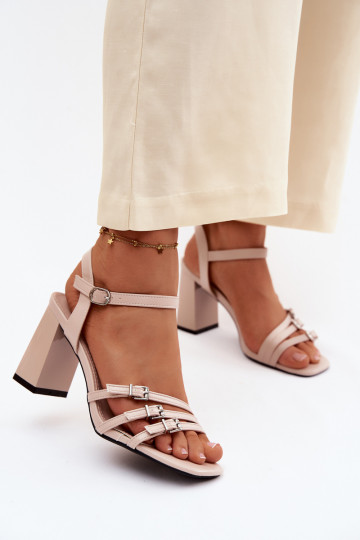 Sandalias beige para mujer con tacones pequeños y tiras Vinceza 62310
