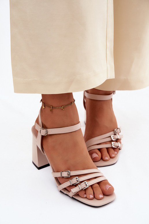 Sandalias beige para mujer con tacones pequeños y tiras Vinceza 62310