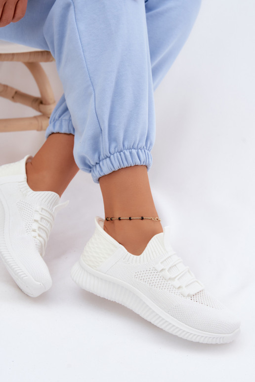  Un modelo convincente zapatillas Femenino el color blanco Olive