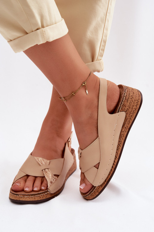 Sandalias cómodas de mujer. con una plataforma beige Iggy