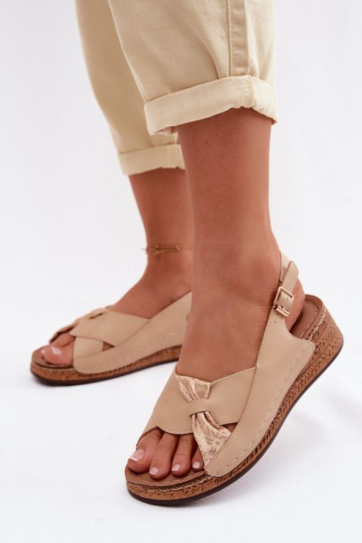 Sandalias cómodas de mujer. con una plataforma beige Iggy