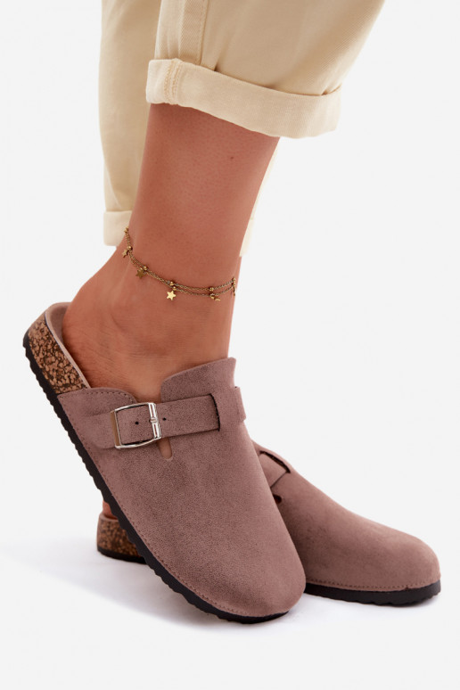 Zapatillas Zuecos Femenino con hebillas beige Lacey