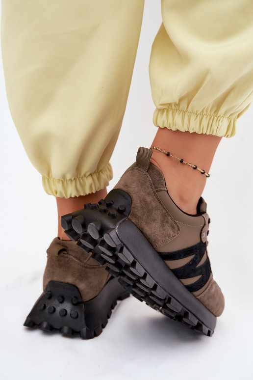 Piel de gamuza Zapatillas modelo zapatos. Femenino con una plataforma Vinceza 41520 de color caqui