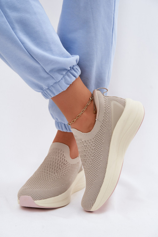 Un modelo convincente Zapatillas modelo zapatos. Femenino  Kobbo 102424 beige