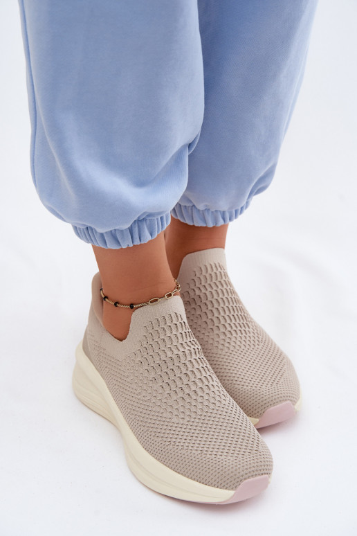 Un modelo convincente Zapatillas modelo zapatos. Femenino  Kobbo 102424 beige