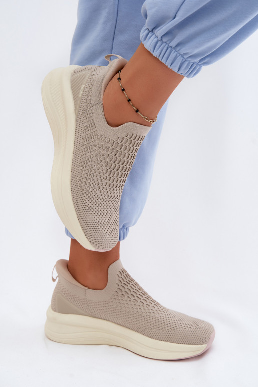 Un modelo convincente Zapatillas modelo zapatos. Femenino  Kobbo 102424 beige