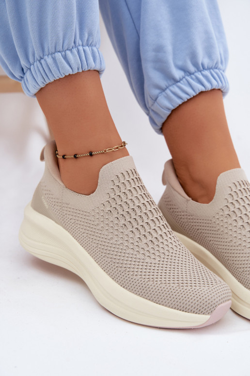 Un modelo convincente Zapatillas modelo zapatos. Femenino  Kobbo 102424 beige