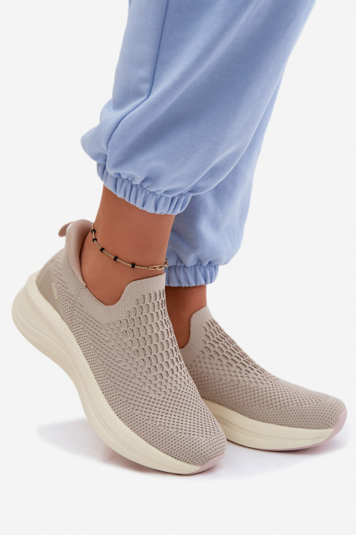 Un modelo convincente Zapatillas modelo zapatos. Femenino  Kobbo 102424 beige