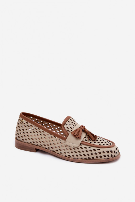 Mocasines de cuero para mujer con elementos perforados en color marrón-sandía
