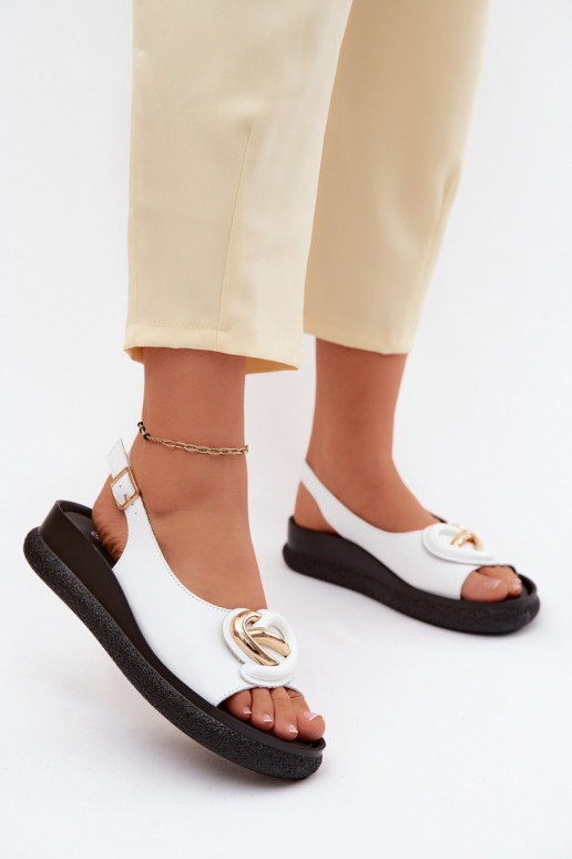 Sandalias de plataforma de cuero con adornos en blanco