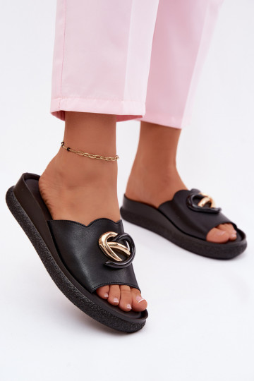 Zapatillas de cuero con detalles decorativos en negro 2