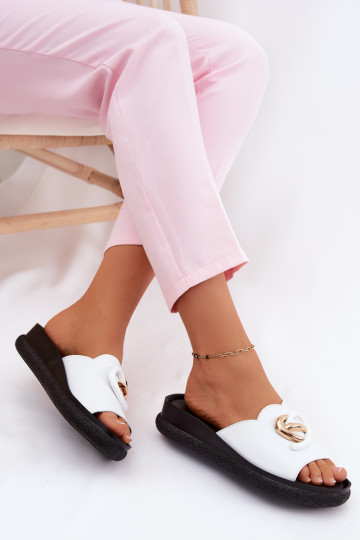 Zapatillas de cuero Con decoraciones Detalem S.Barski KV61-6046 el color blanco