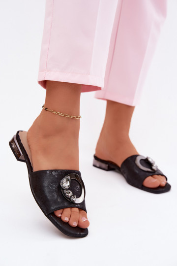 Zapatillas de mujer con tacones anchos y ornamentos KV61-6025 color negro 2