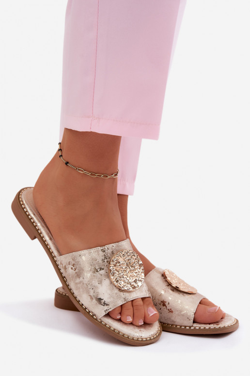 Zapatillas de mujer con detalles decorativos y tacones anchos KV61-6034 doradas