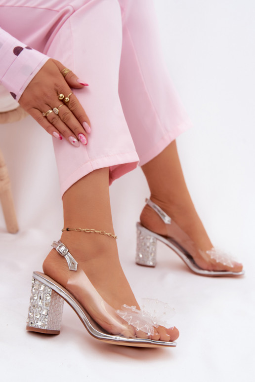 sandalias con tacones con ojos brillantes SiateczkoAa con cintas D&A MR61-9010 color plata