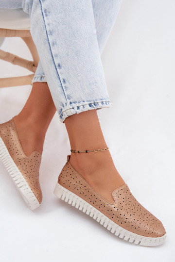 Zapatos slip-on con elementos perforados en color champán Salty