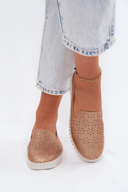 Zapatos slip-on con elementos perforados en color champán Salty