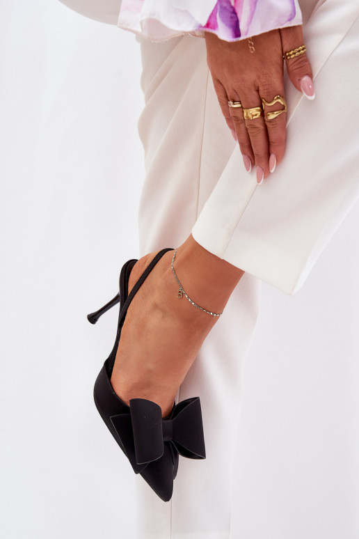 Zapatos de tacón alto negros con talón abierto y lazo Eklevia