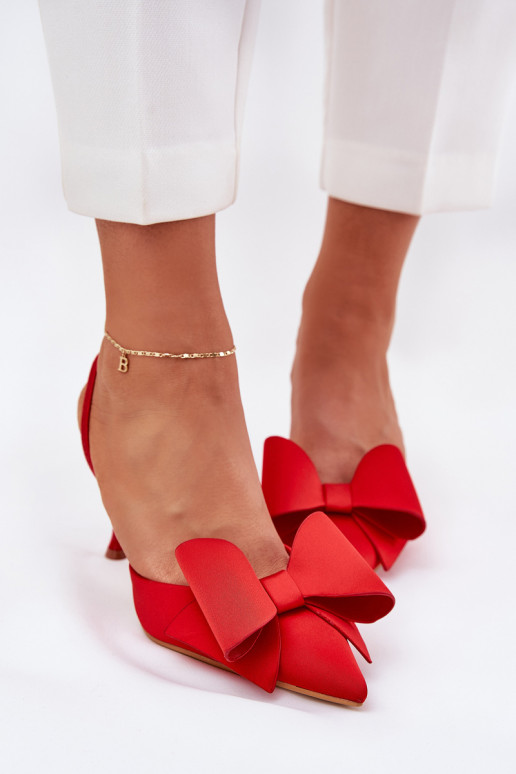 Zapatos de tacón alto rojos con talón abierto y lazo Eklevia