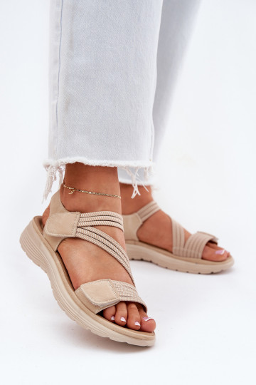 Sandalias cómodas para mujer en color arena con cierres adhesivos Hallriva 2