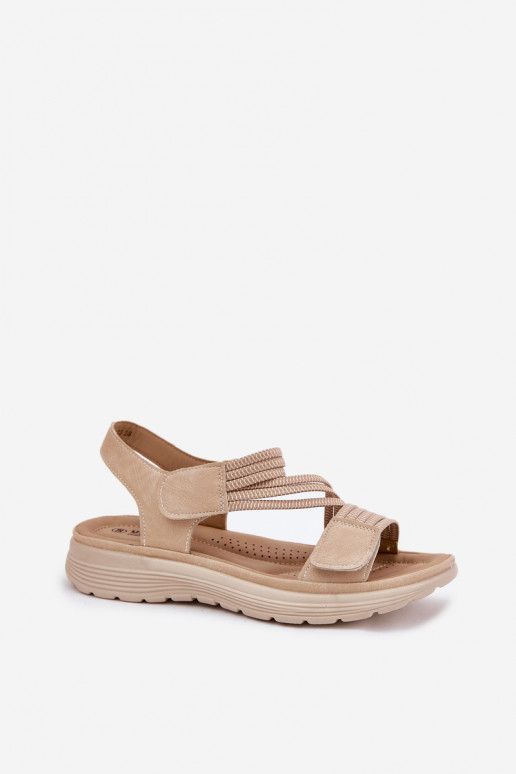 Sandalias cómodas para mujer en color arena con cierres adhesivos Hallriva