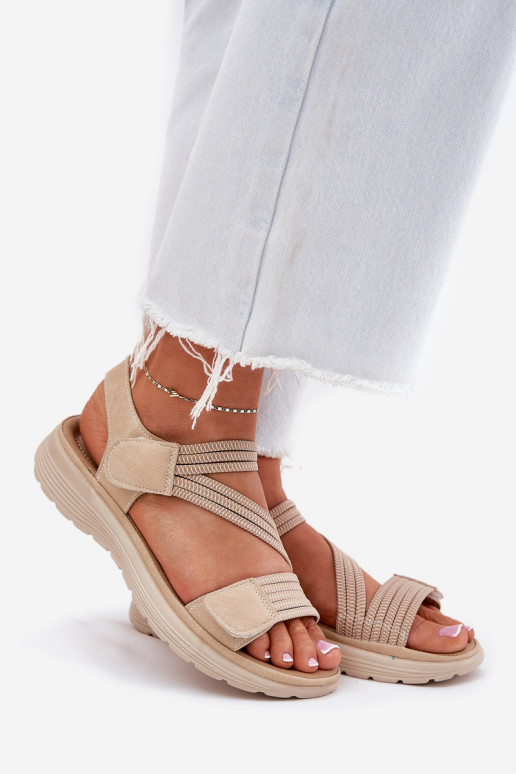 Sandalias cómodas para mujer en color arena con cierres adhesivos Hallriva