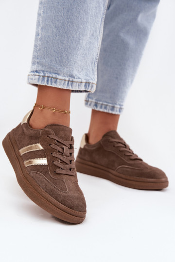 Zapatillas modelo zapatos. Femenino de gamuza con una plataforma color marrón Sylviona 2