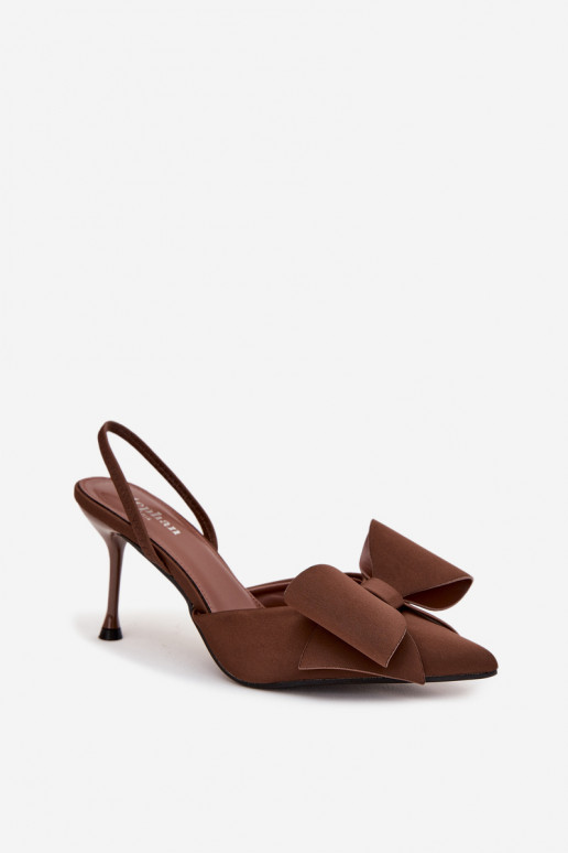 Zapatos de tacón marrón con talón abierto y lazo Eklevia