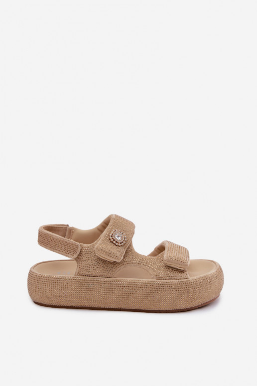 Decorado Sandalias de mujer con una plataforma GOE TT2N4101 beige