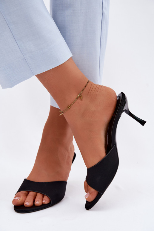 Zapatillas de mujer con tacones finos negras Selmira