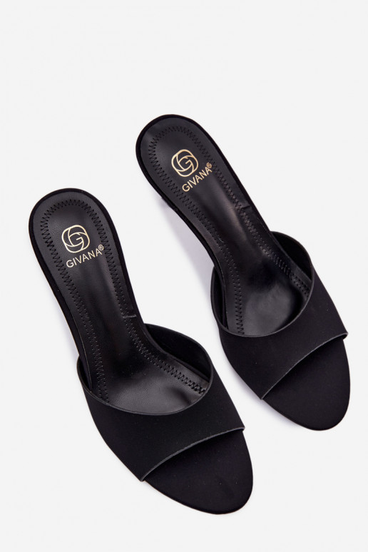 zapatillas de mujer con tacones finos  de color negro Selmira