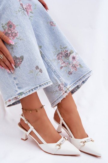 Sandalias de mujer con tacones Ze Szpiczastymi Noskami el color blanco Felessa