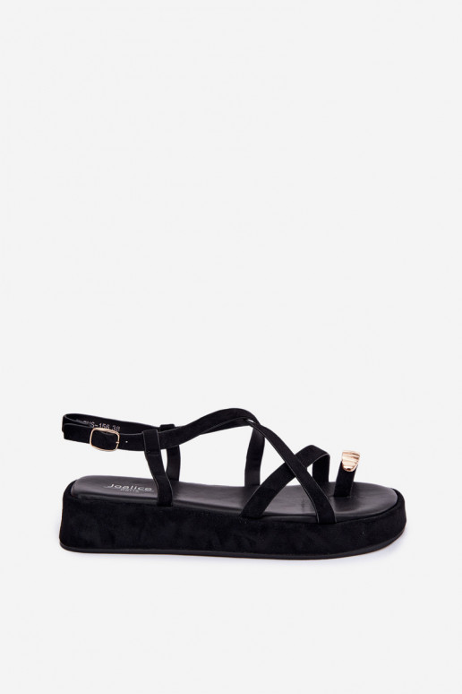 Sandalias con plataforma y detalles dorados en color negro Olmira