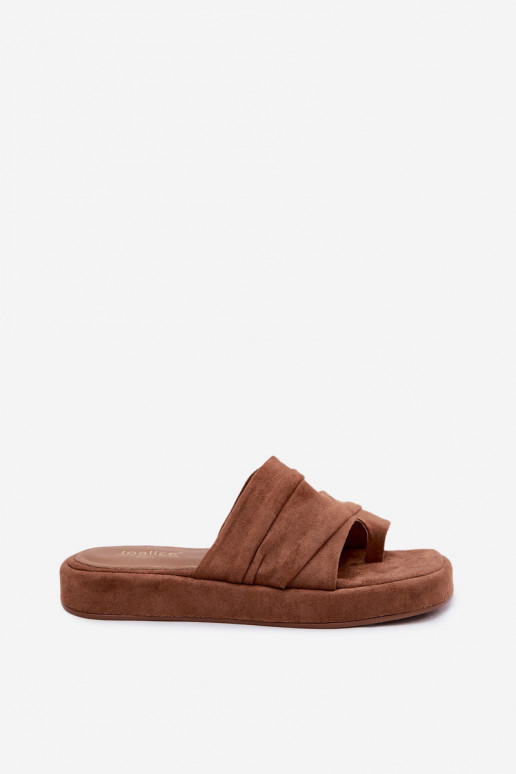 Zapatillas de mujer marrones con volantes Gelmira