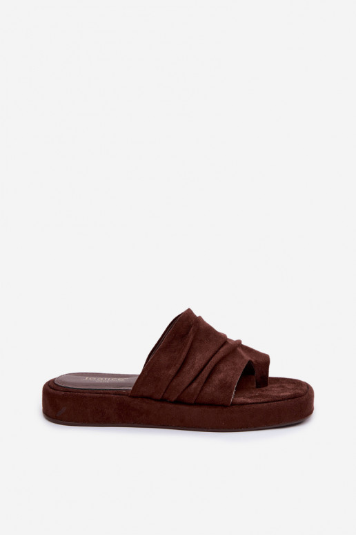 Zapatillas de mujer marrones con volantes Gelmira