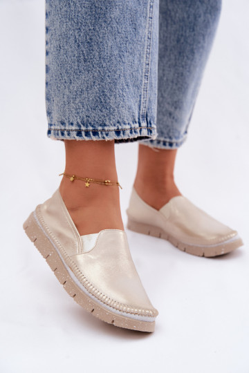 Zapatos de mujer dorados tipo slip-on de cuero Przecierany