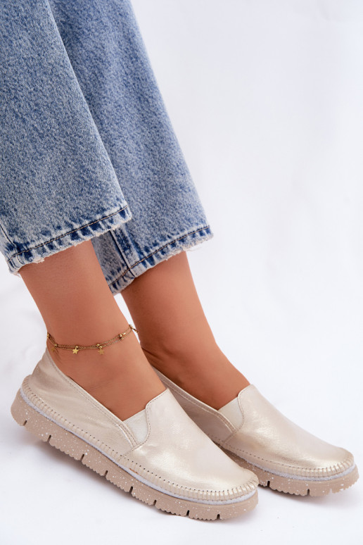 Zapatos de mujer dorados tipo slip-on de cuero Przecierany