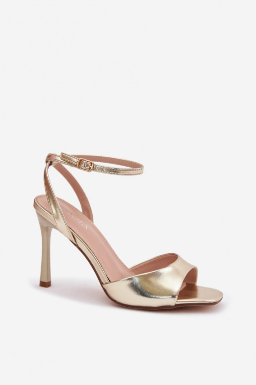 Sandalias doradas para mujer con tacones finos de cuero sintético Olissey
