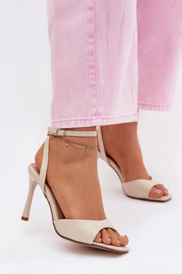 Sandalias de mujer color arena con tacones finos de cuero sintético Olissey 2