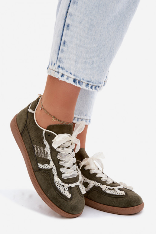 Zapatillas modelo zapatos. Femenino con encaje color verde Ilrene