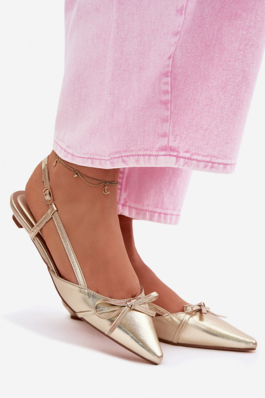 Sandalias doradas para mujer de cuero sintético con tacón bajo Jelmera