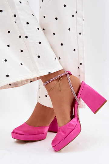 Sandalias rosas en tacones gruesos con tachuelas brillantes Seraphina