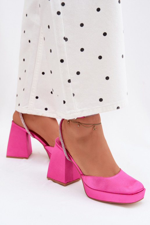 Sandalias rosas en tacones gruesos con tachuelas brillantes Seraphina