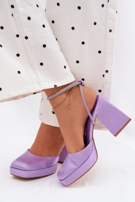 Sandalias moradas en tacones gruesos con tachuelas brillantes Seraphina