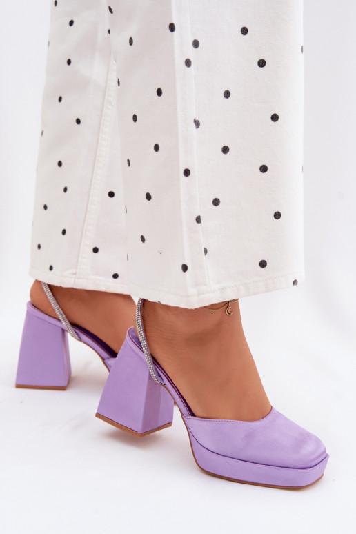 Sandalias moradas en tacones gruesos con tachuelas brillantes Seraphina